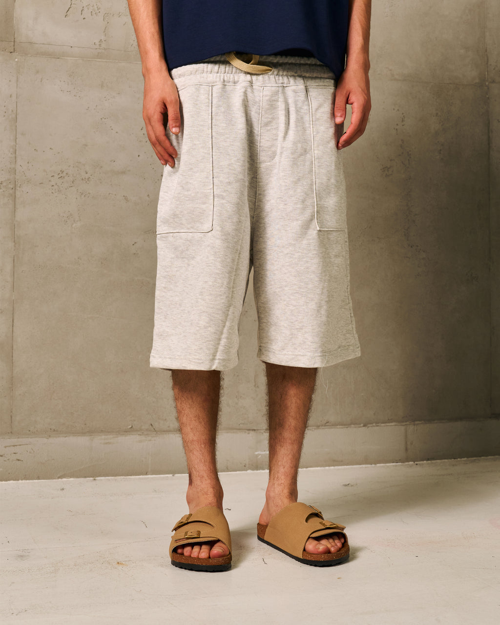 KIK SHORT - LIGHT GREY