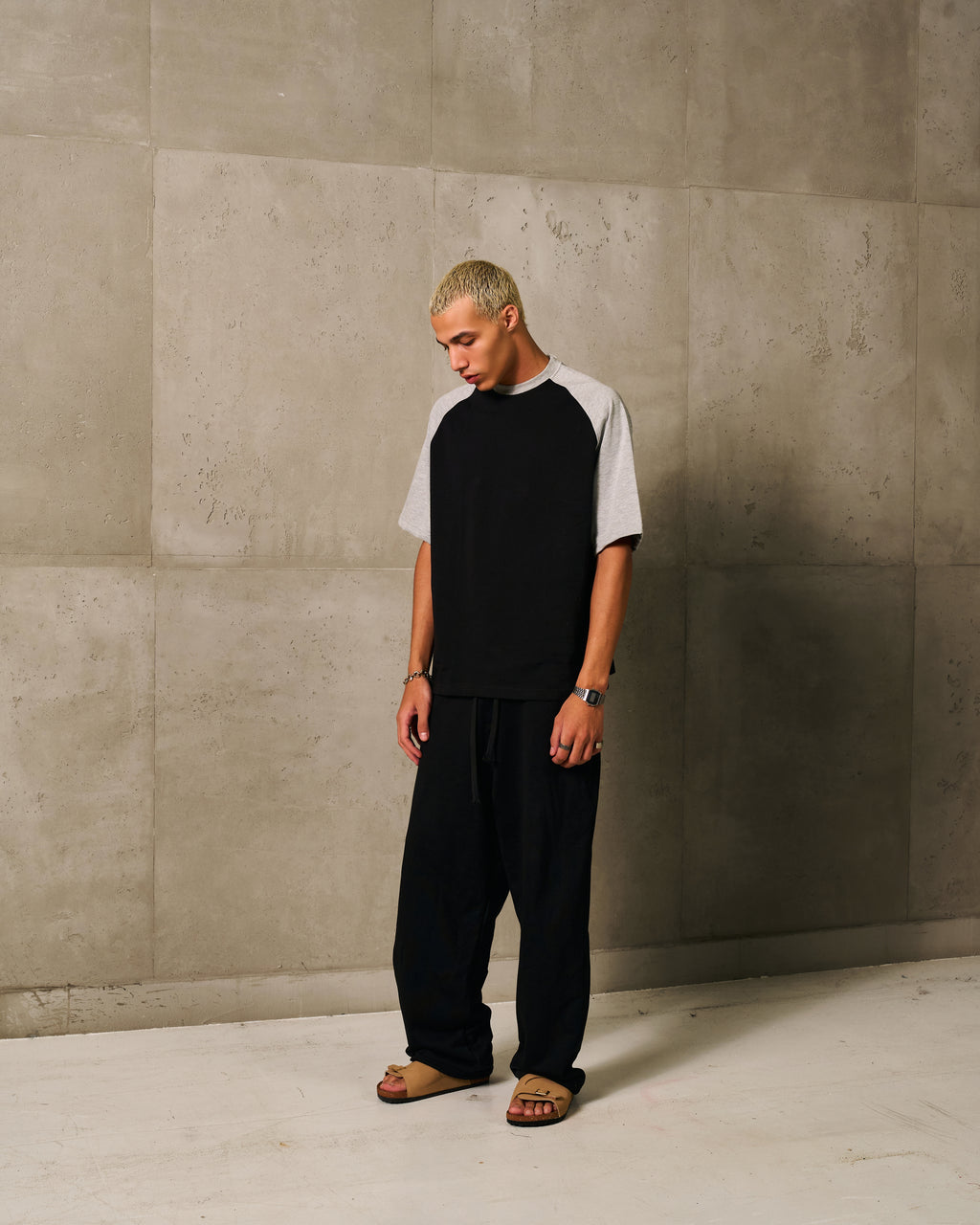 KIK OBJ REGLAN TEE - BLACK