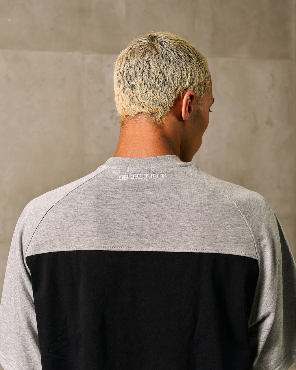 KIK OBJ REGLAN TEE - BLACK