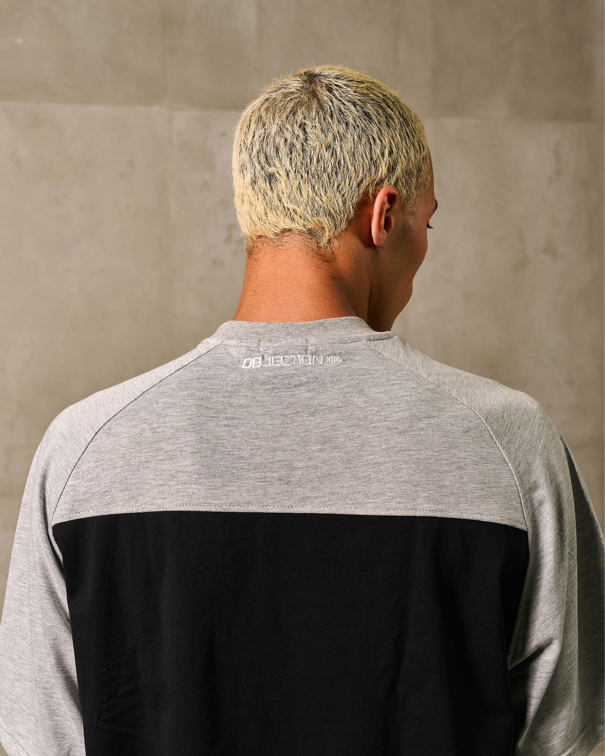 KIK OBJ REGLAN TEE - BLACK