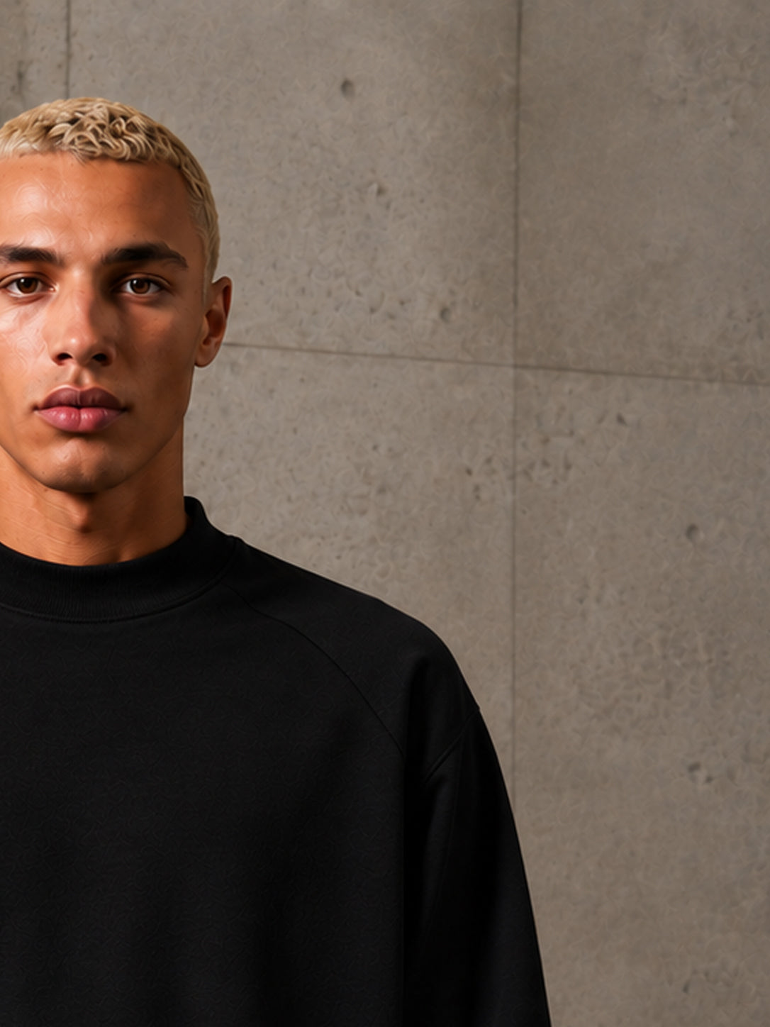 The basic long sleeve Tees in Black