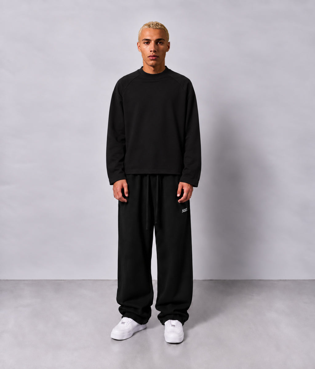 The basic long sleeve Tees in Black